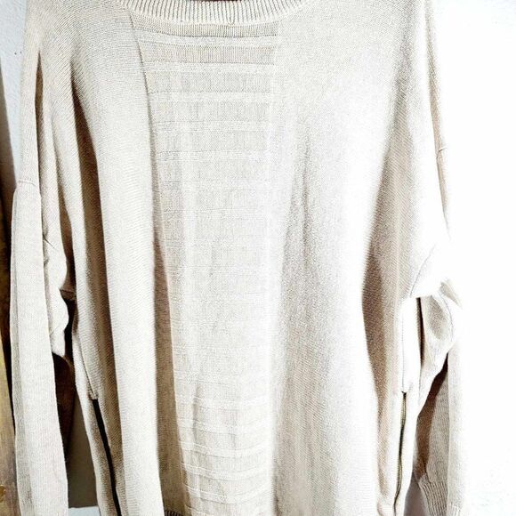 Used: Good Condition Lane Bryant Sweater. Size 24 - Picture 7 of 12